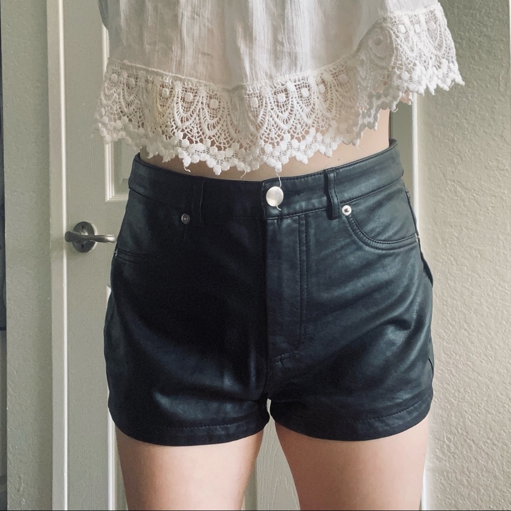 LEATHER SHORTS - Picture 2 of 7